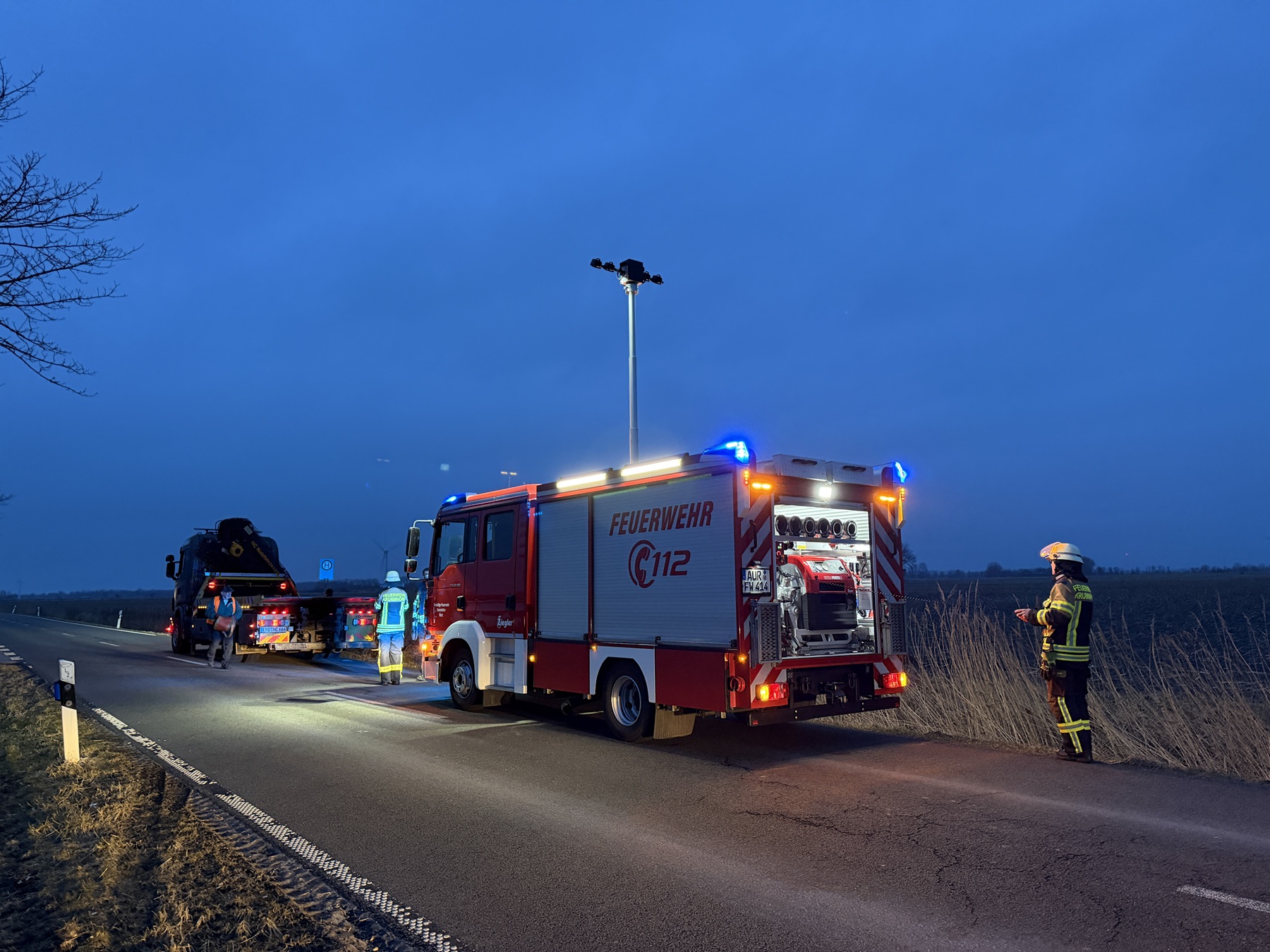 Einsatzfoto VU mit zwei beteiligten PKW auf der Uplewarder Landstraße